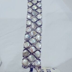 Pearl bracket awesome piece brand new with box